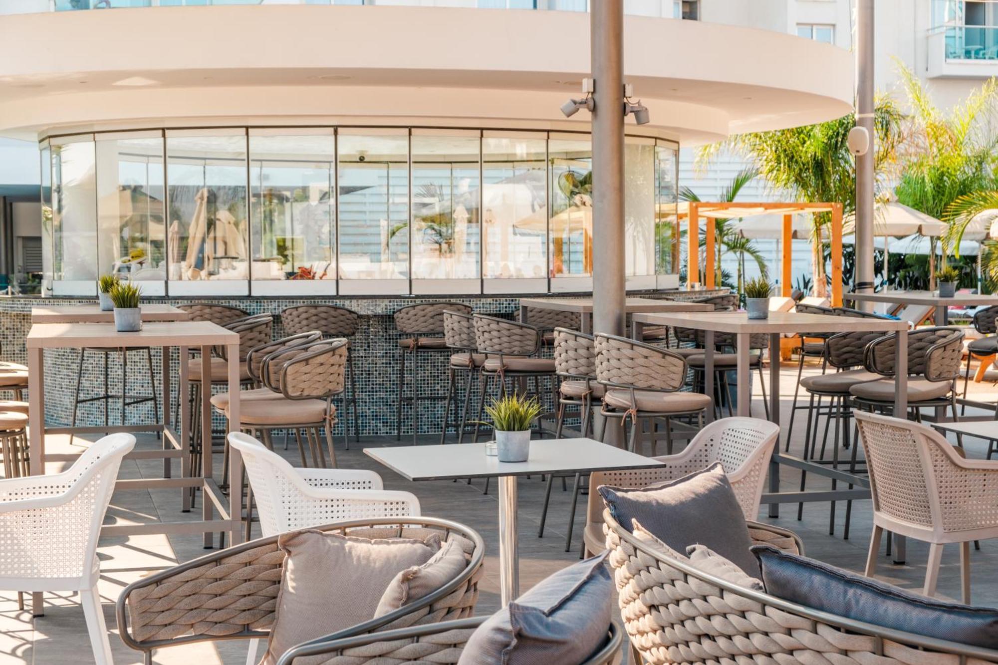 Отель Kapetanios Bay 3*