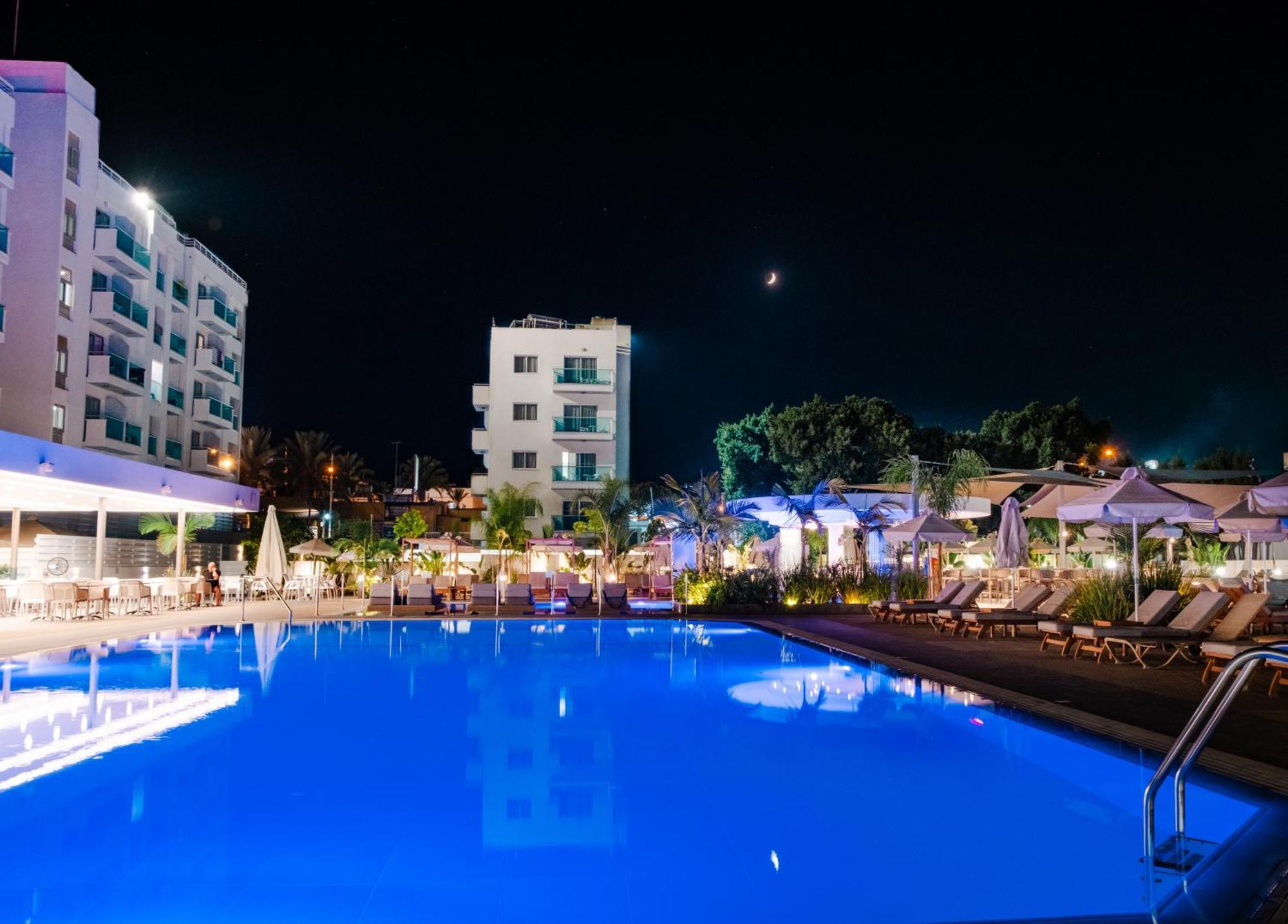 Kapetanios Bay Протарас